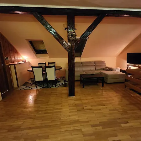 Earth & Sky アパート *