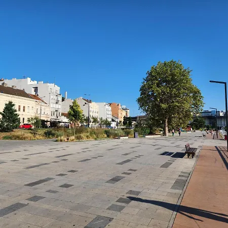 Earth & Sky アパート *