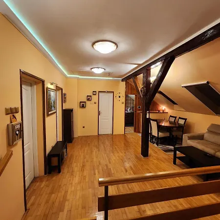 Earth & Sky アパート *