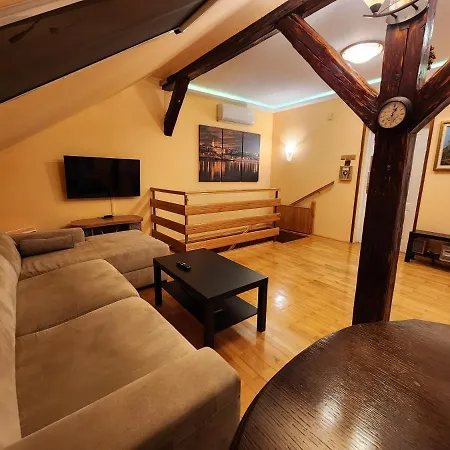 Earth & Sky Sajmiste