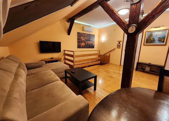 Earth & Sky Sajmiste